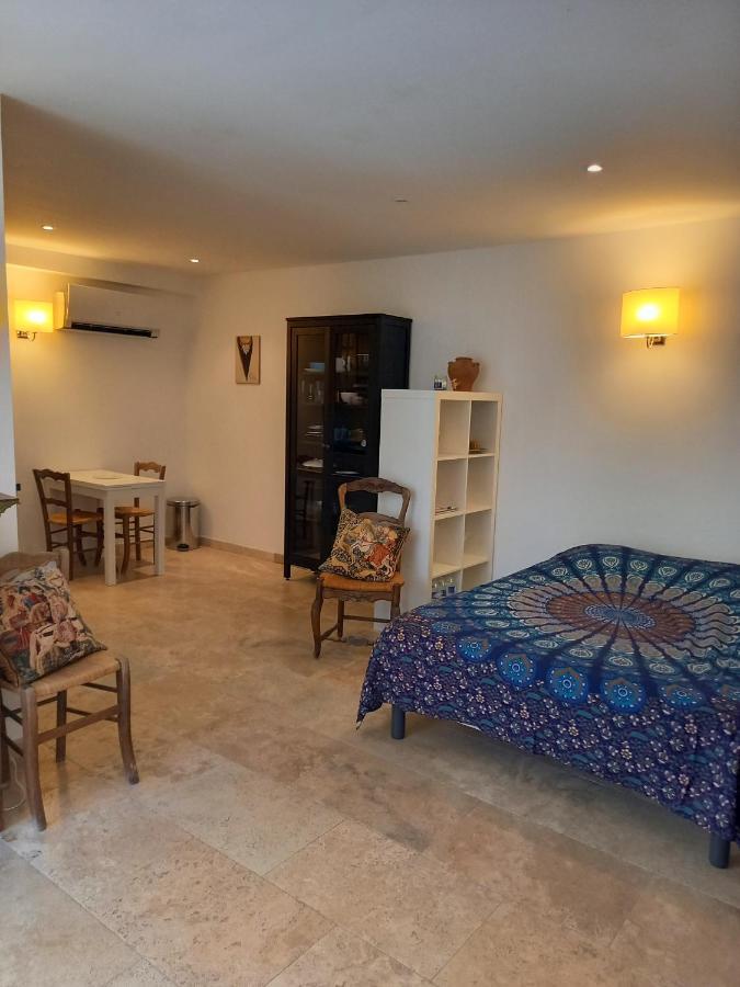 Studios Domaine L'Oliveraie Ле Кастеле Екстериор снимка